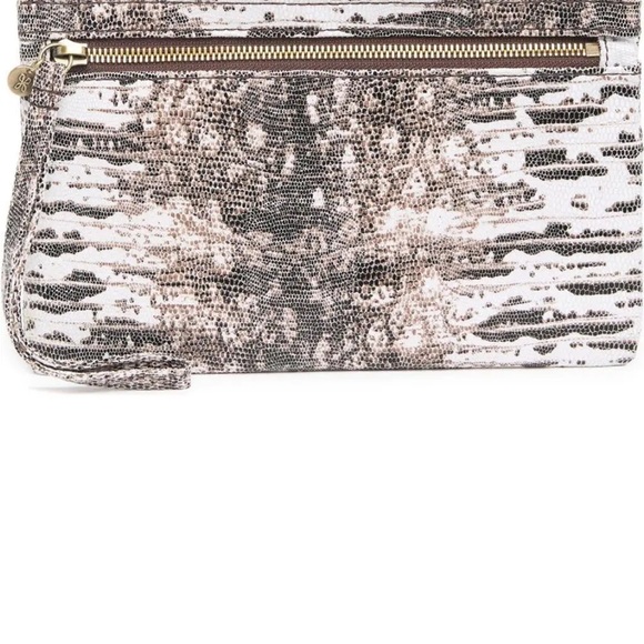 Hobo Every Go lizard wristlet~ - Picture 3 of 6